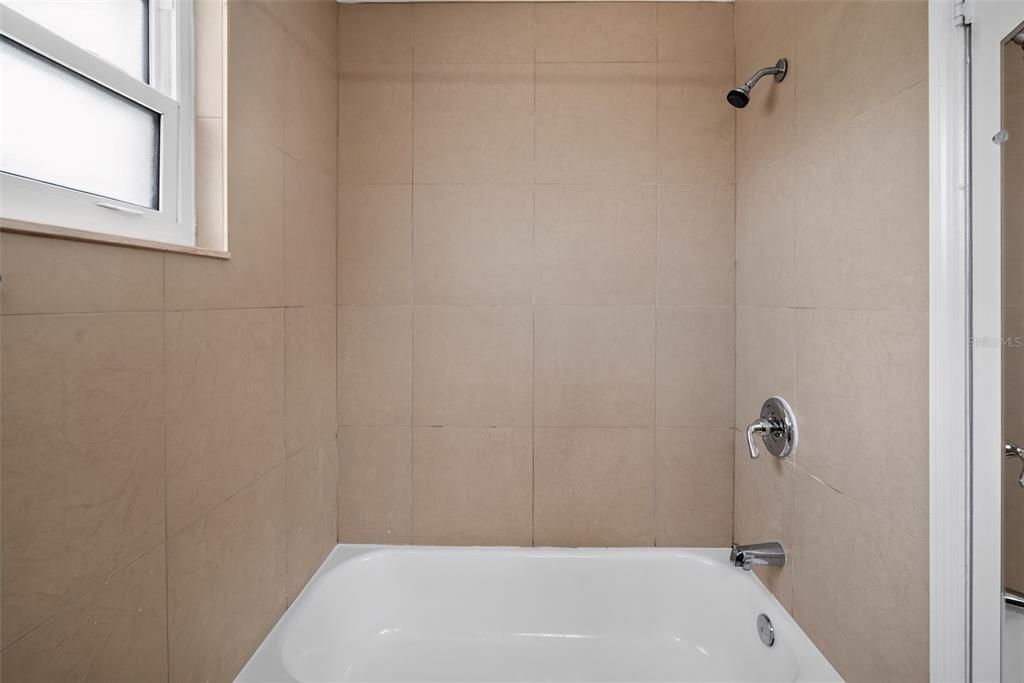 На продажу: $175,000 (3 спален, 1 ванн, 941 Квадратных фут)