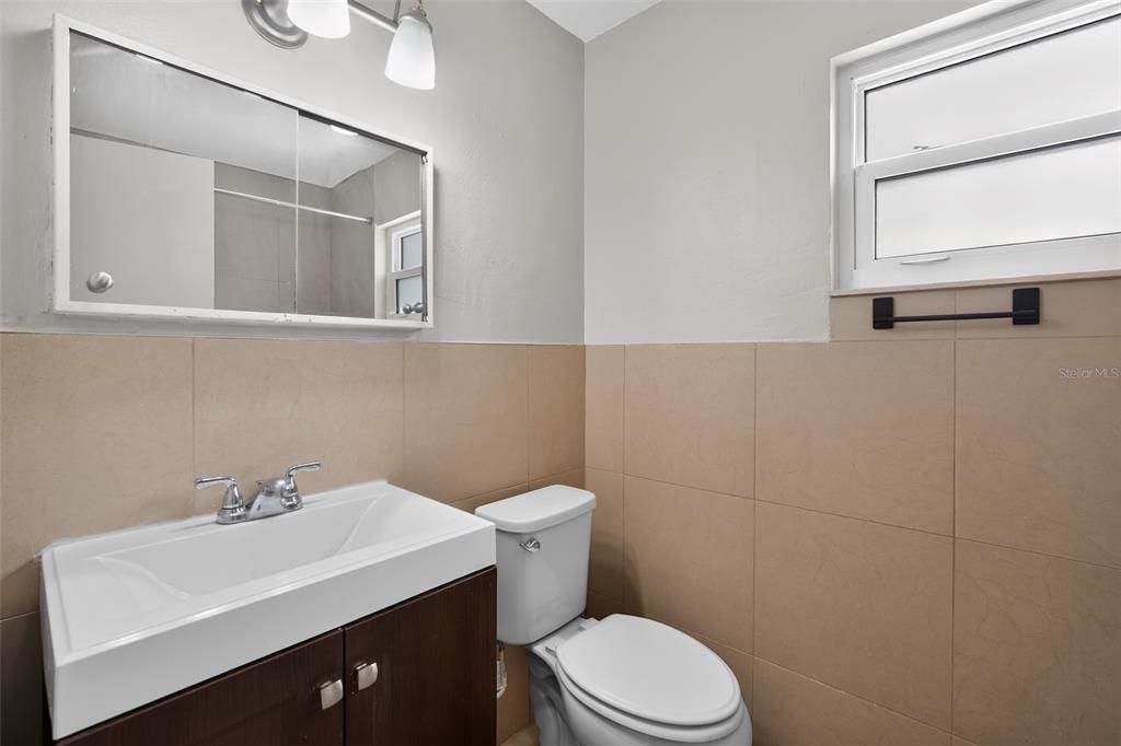 На продажу: $175,000 (3 спален, 1 ванн, 941 Квадратных фут)