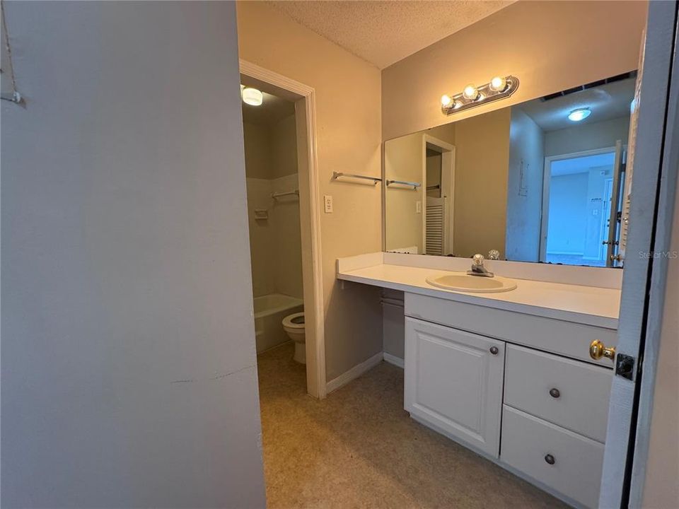 В аренду: $1,050 (1 спален, 1 ванн, 405 Квадратных фут)