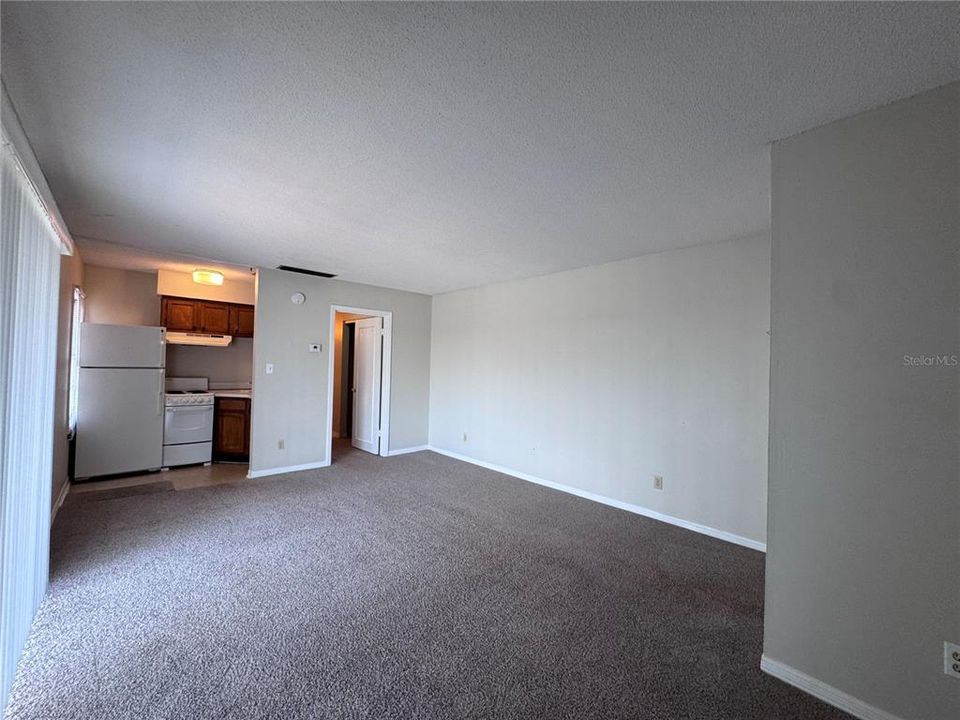 В аренду: $1,050 (1 спален, 1 ванн, 405 Квадратных фут)