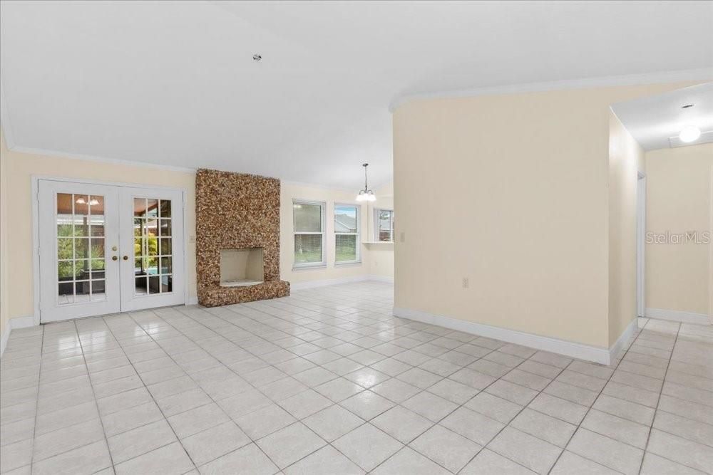 For Sale: $438,000 (4 beds, 2 baths, 1510 Square Feet)