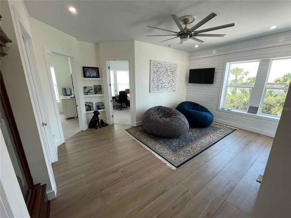 En Venta: $1,895,000 (3 camas, 4 baños, 4200 Pies cuadrados)