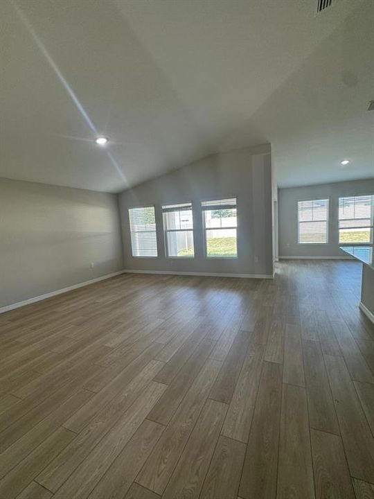В аренду: $2,700 (4 спален, 2 ванн, 1850 Квадратных фут)