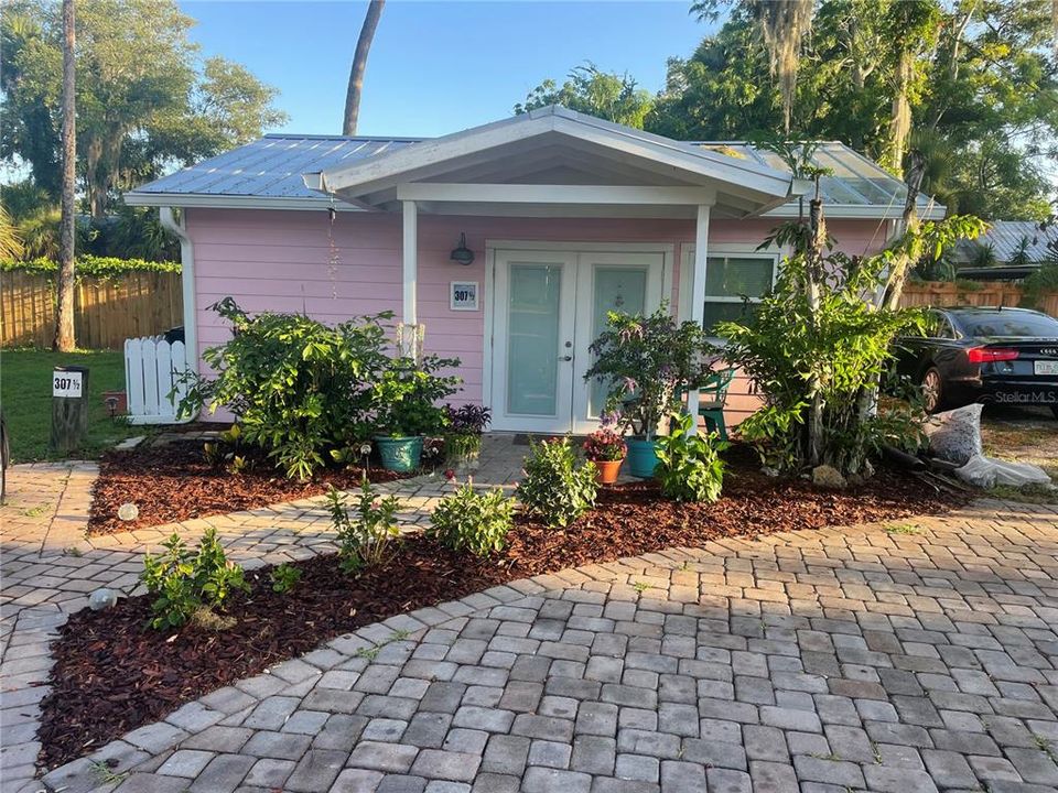 For Sale: $1,495,000 (9 beds, 0 baths, 4000 Square Feet)