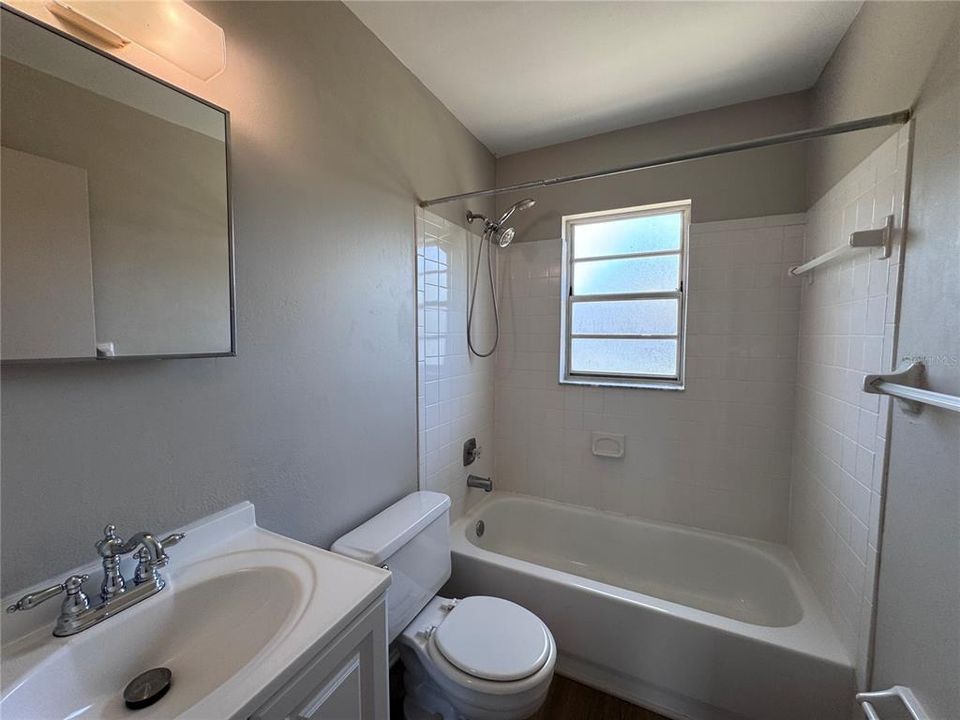 В аренду: $1,795 (3 спален, 2 ванн, 1025 Квадратных фут)