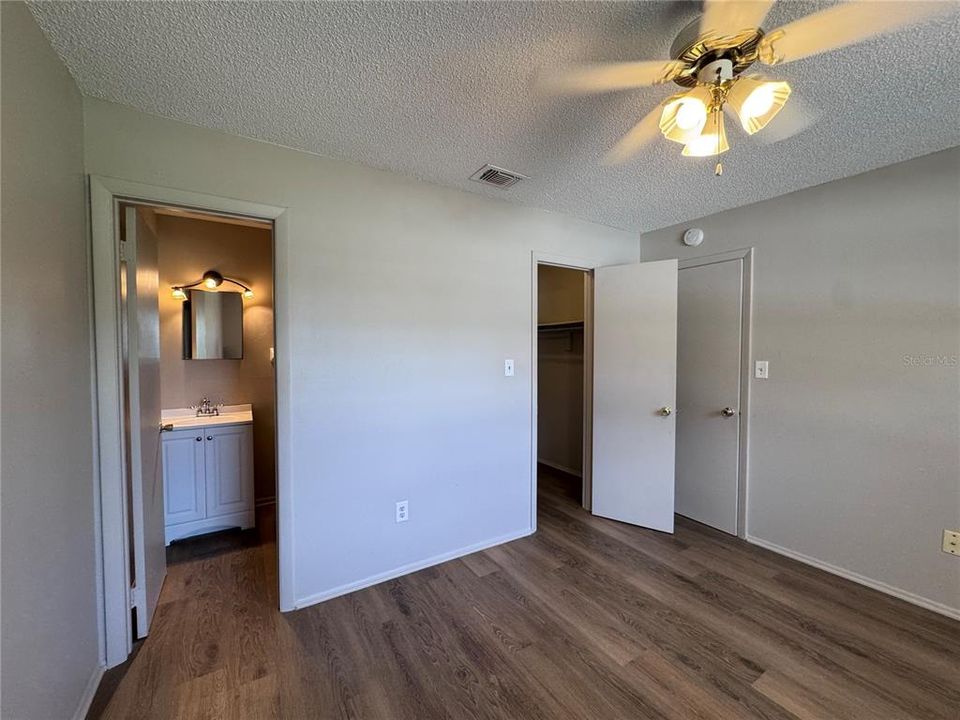 В аренду: $1,795 (3 спален, 2 ванн, 1025 Квадратных фут)