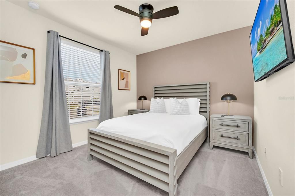 For Sale: $499,000 (5 beds, 4 baths, 2293 Square Feet)