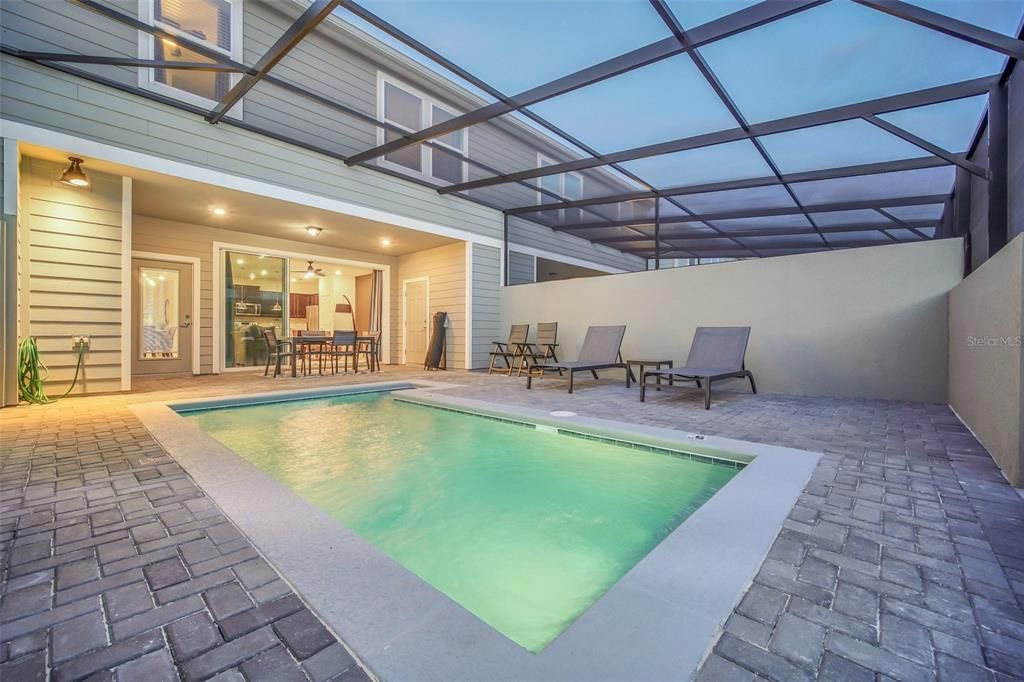 For Sale: $499,000 (5 beds, 4 baths, 2293 Square Feet)