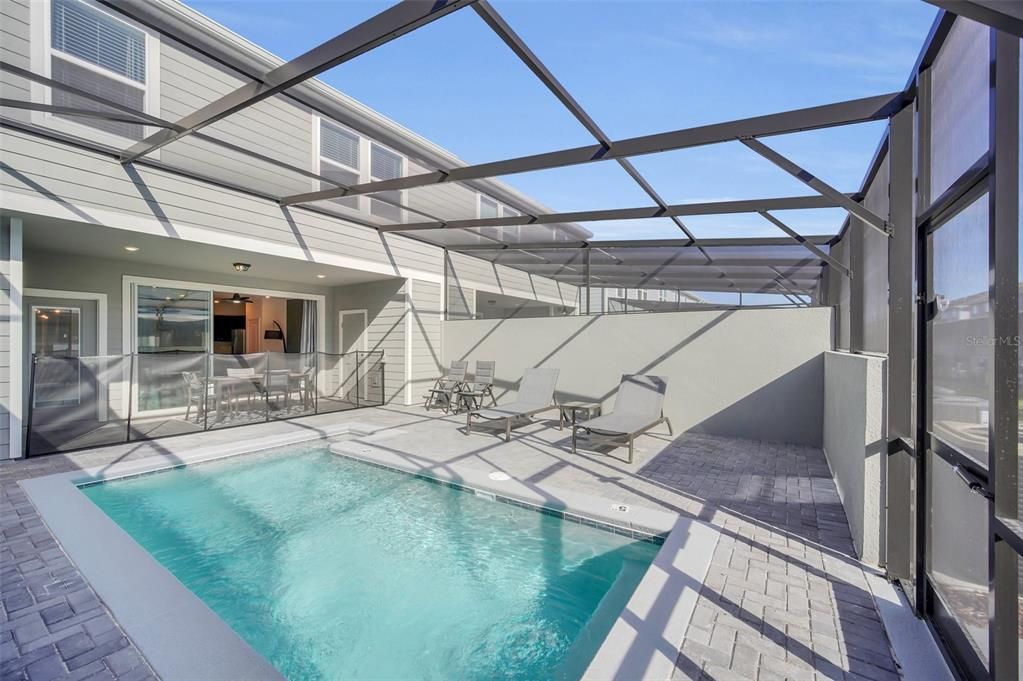 For Sale: $499,000 (5 beds, 4 baths, 2293 Square Feet)