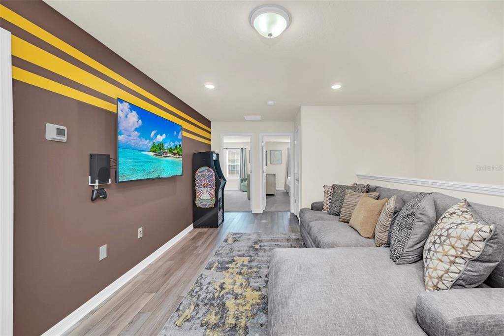 For Sale: $499,000 (5 beds, 4 baths, 2293 Square Feet)