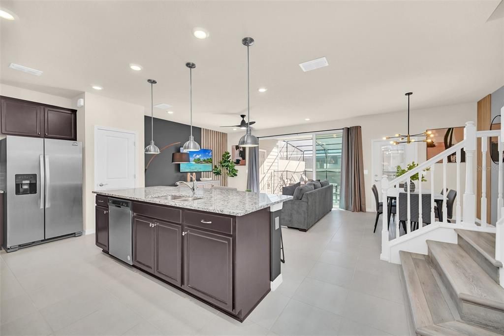 For Sale: $499,000 (5 beds, 4 baths, 2293 Square Feet)