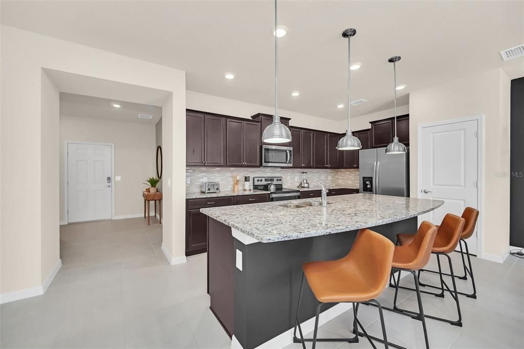 For Sale: $499,000 (5 beds, 4 baths, 2293 Square Feet)