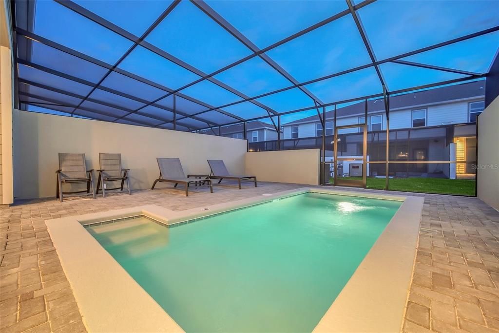 For Sale: $499,000 (5 beds, 4 baths, 2293 Square Feet)