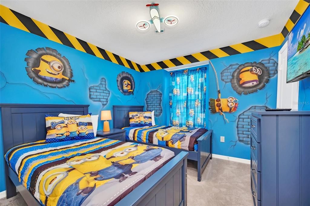 For Sale: $499,000 (5 beds, 4 baths, 2293 Square Feet)