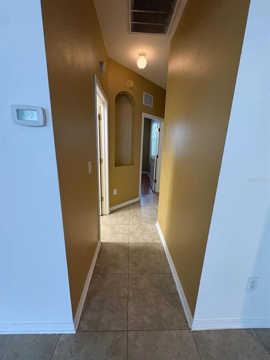For Rent: $2,550 (4 beds, 2 baths, 1957 Square Feet)