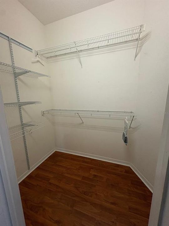 For Rent: $2,550 (4 beds, 2 baths, 1957 Square Feet)