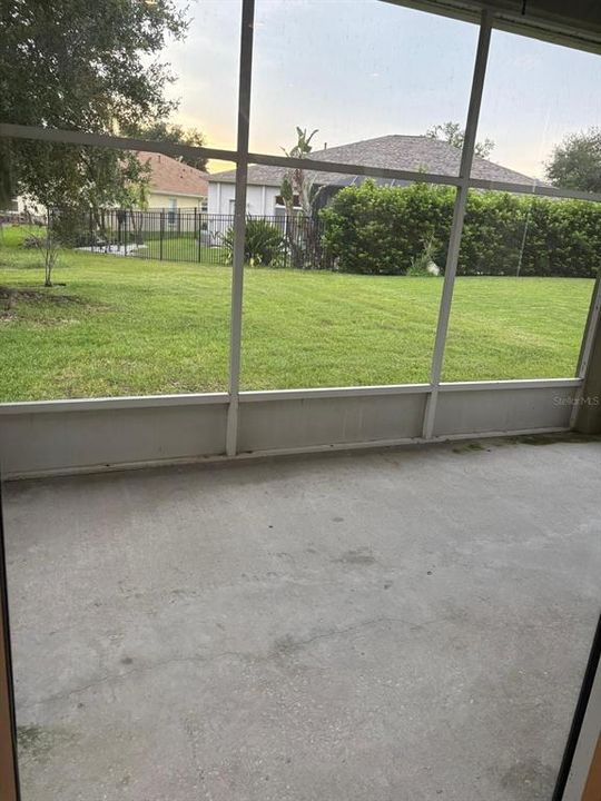 For Rent: $2,550 (4 beds, 2 baths, 1957 Square Feet)
