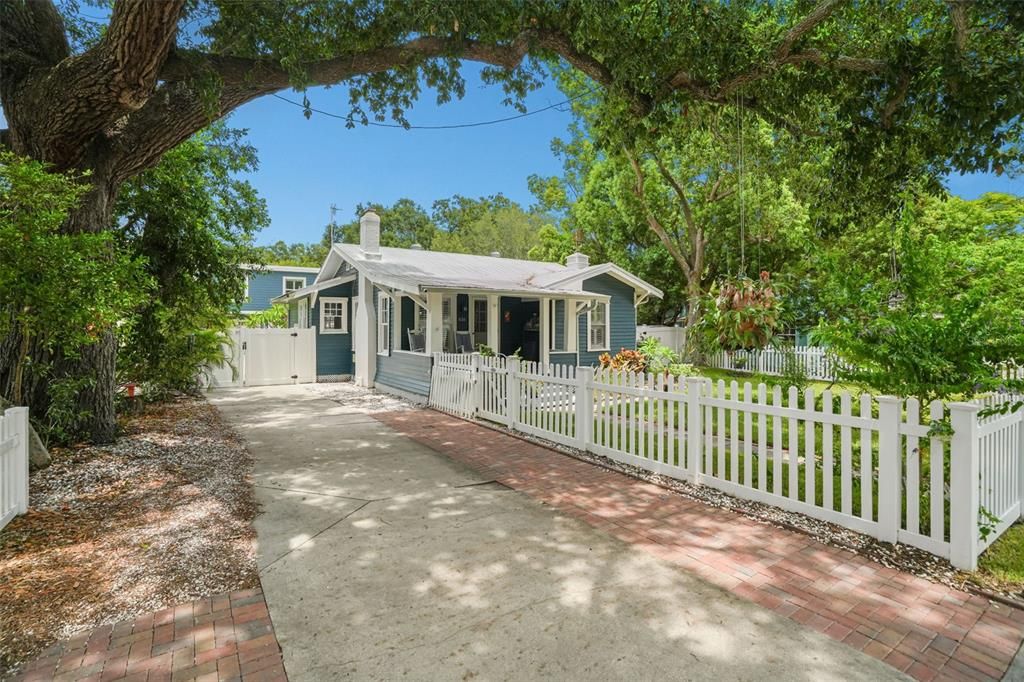 For Sale: $1,650,000 (4 beds, 3 baths, 2212 Square Feet)