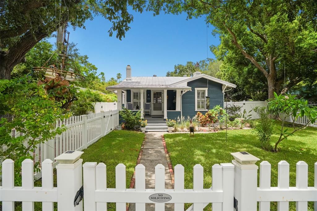 For Sale: $1,650,000 (4 beds, 3 baths, 2212 Square Feet)