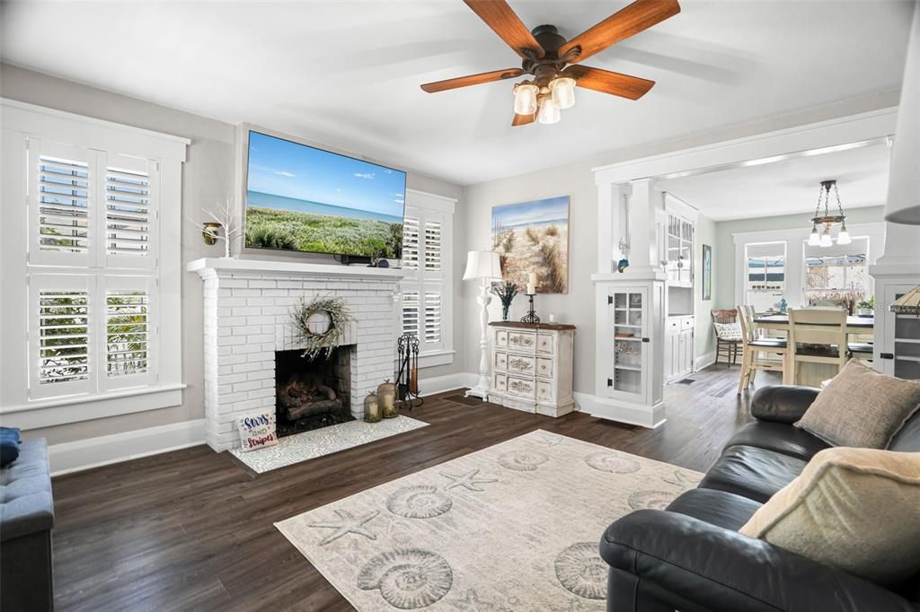 For Sale: $1,650,000 (4 beds, 3 baths, 2212 Square Feet)