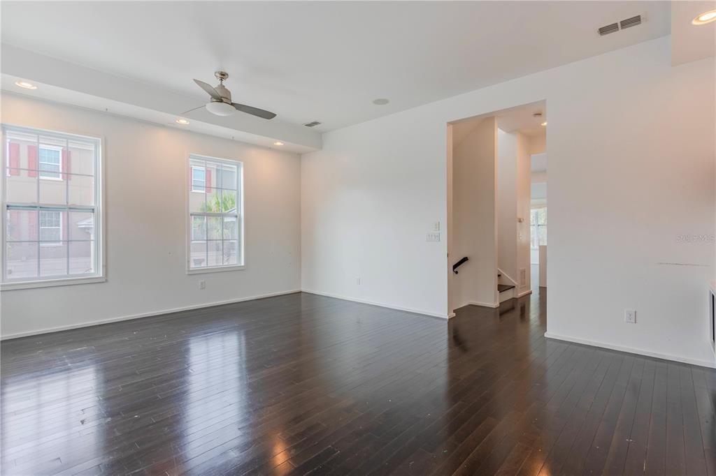 For Sale: $450,000 (4 beds, 3 baths, 2282 Square Feet)