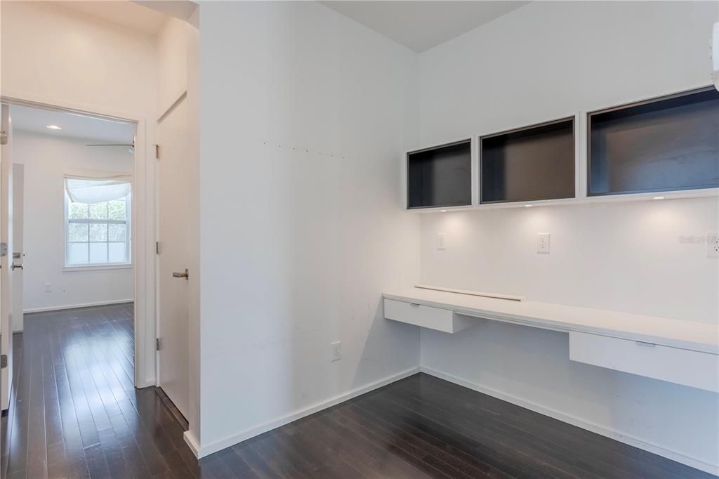For Sale: $450,000 (4 beds, 3 baths, 2282 Square Feet)
