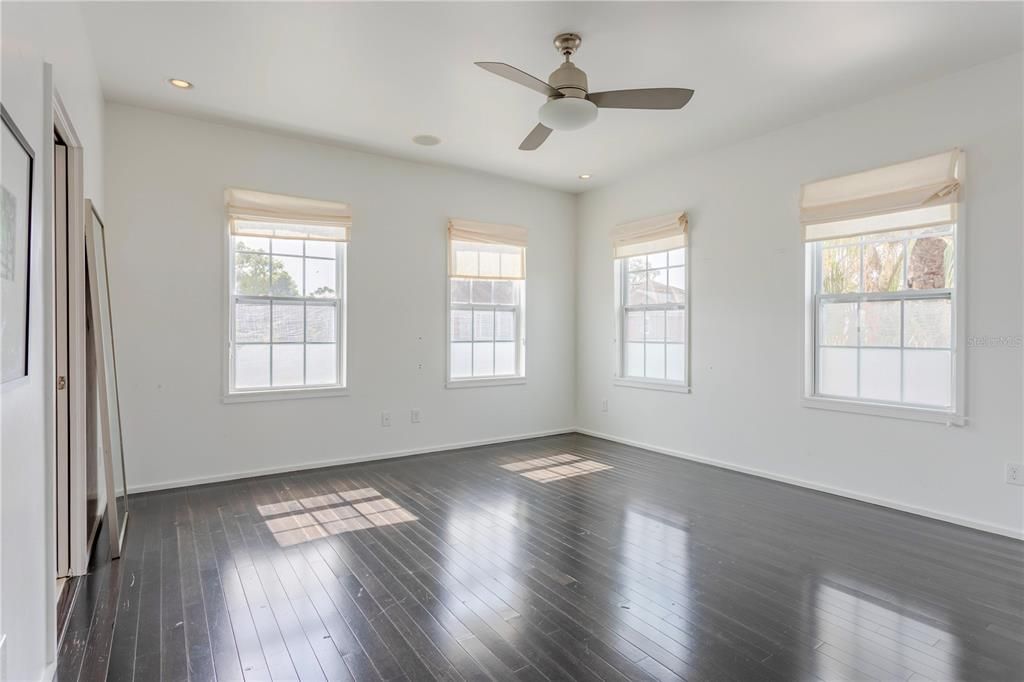 For Sale: $450,000 (4 beds, 3 baths, 2282 Square Feet)