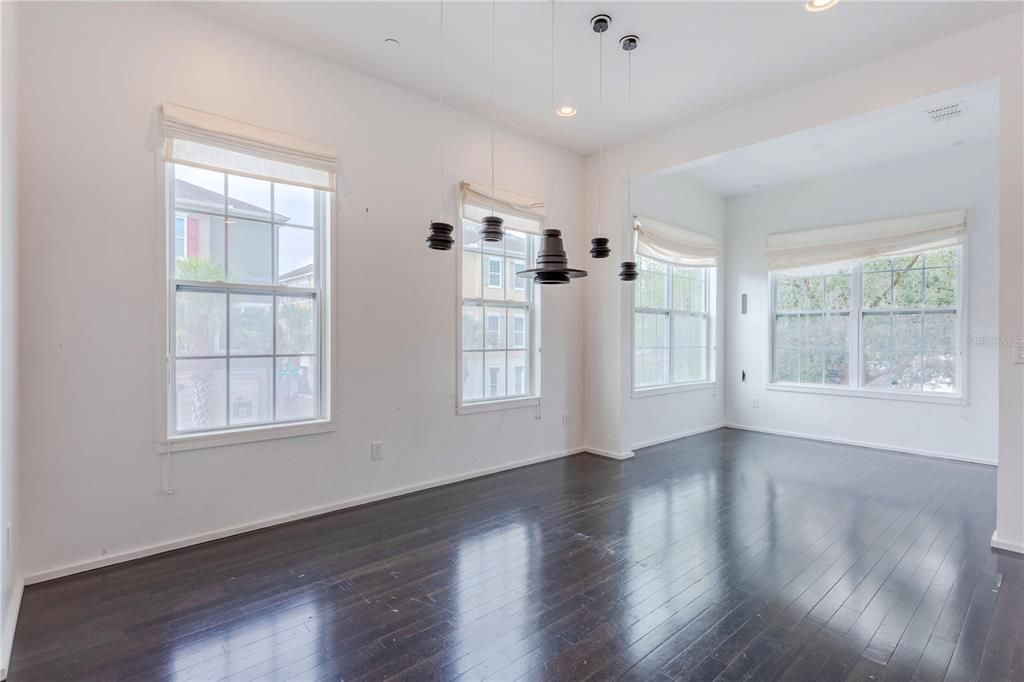 For Sale: $450,000 (4 beds, 3 baths, 2282 Square Feet)