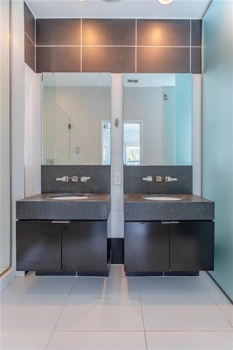 For Sale: $450,000 (4 beds, 3 baths, 2282 Square Feet)