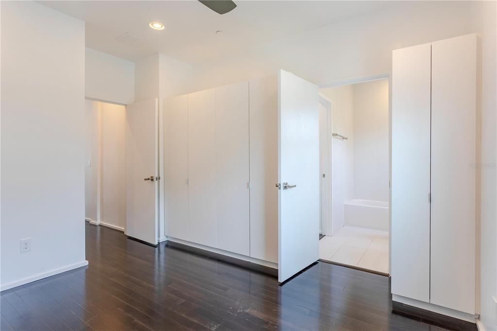 For Sale: $450,000 (4 beds, 3 baths, 2282 Square Feet)