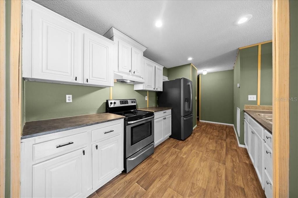 For Sale: $180,000 (3 beds, 2 baths, 1248 Square Feet)