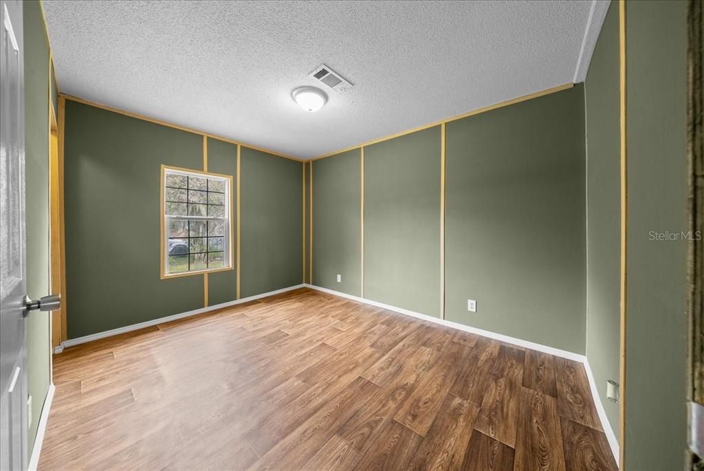 For Sale: $180,000 (3 beds, 2 baths, 1248 Square Feet)