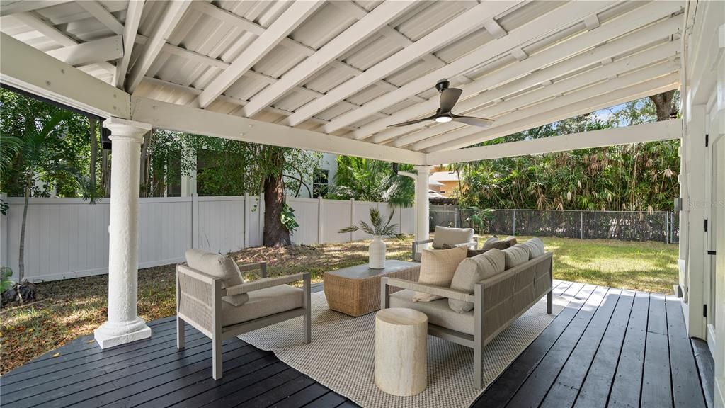 En Venta: $2,349,990 (5 camas, 5 baños, 4717 Pies cuadrados)