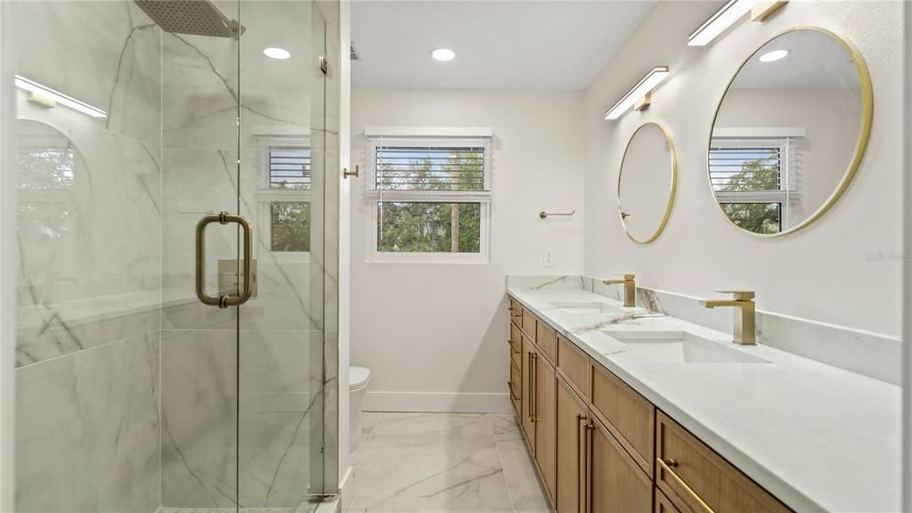 En Venta: $2,349,990 (5 camas, 5 baños, 4717 Pies cuadrados)
