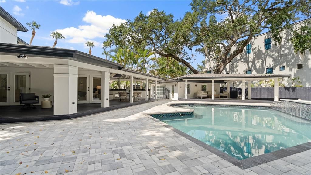 En Venta: $2,349,990 (5 camas, 5 baños, 4717 Pies cuadrados)