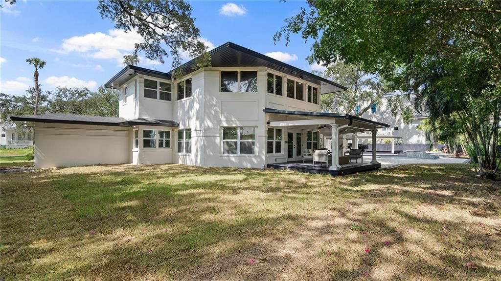 En Venta: $2,349,990 (5 camas, 5 baños, 4717 Pies cuadrados)