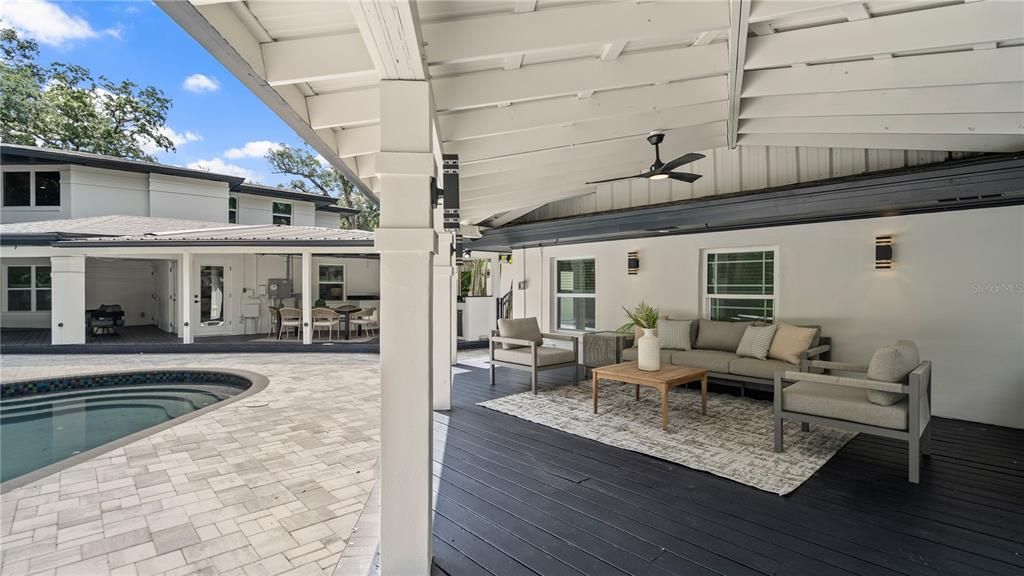 En Venta: $2,349,990 (5 camas, 5 baños, 4717 Pies cuadrados)