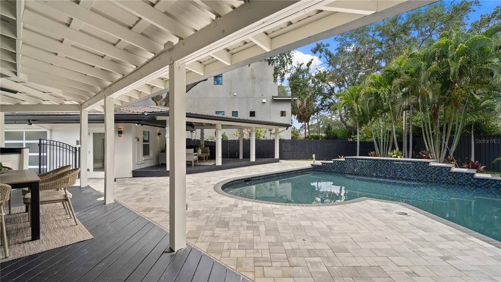 En Venta: $2,349,990 (5 camas, 5 baños, 4717 Pies cuadrados)