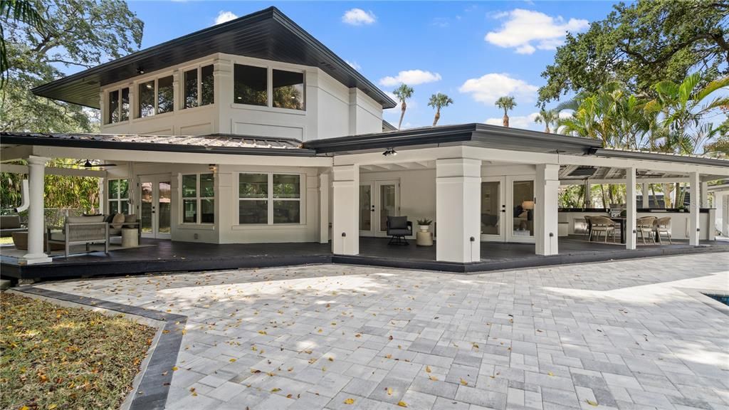 En Venta: $2,349,990 (5 camas, 5 baños, 4717 Pies cuadrados)