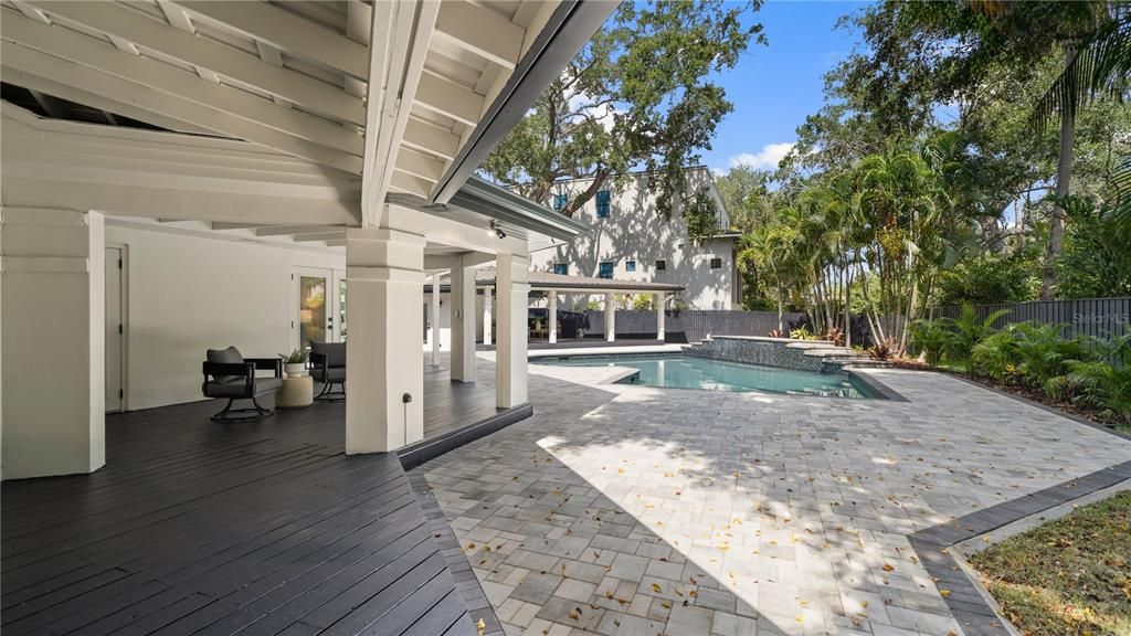 En Venta: $2,349,990 (5 camas, 5 baños, 4717 Pies cuadrados)