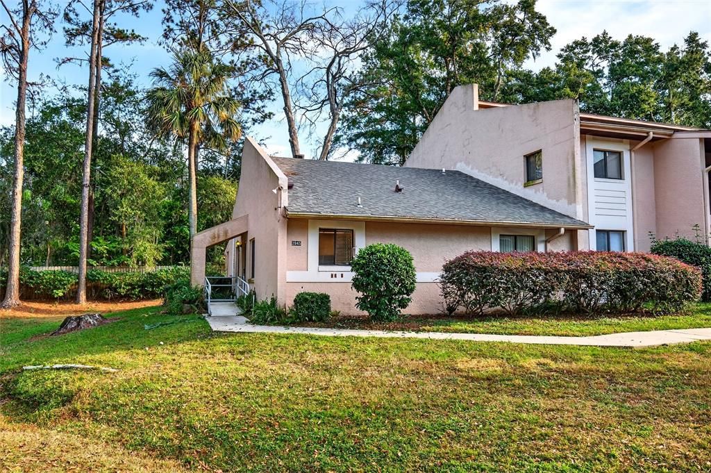 For Sale: $144,900 (2 beds, 2 baths, 1176 Square Feet)