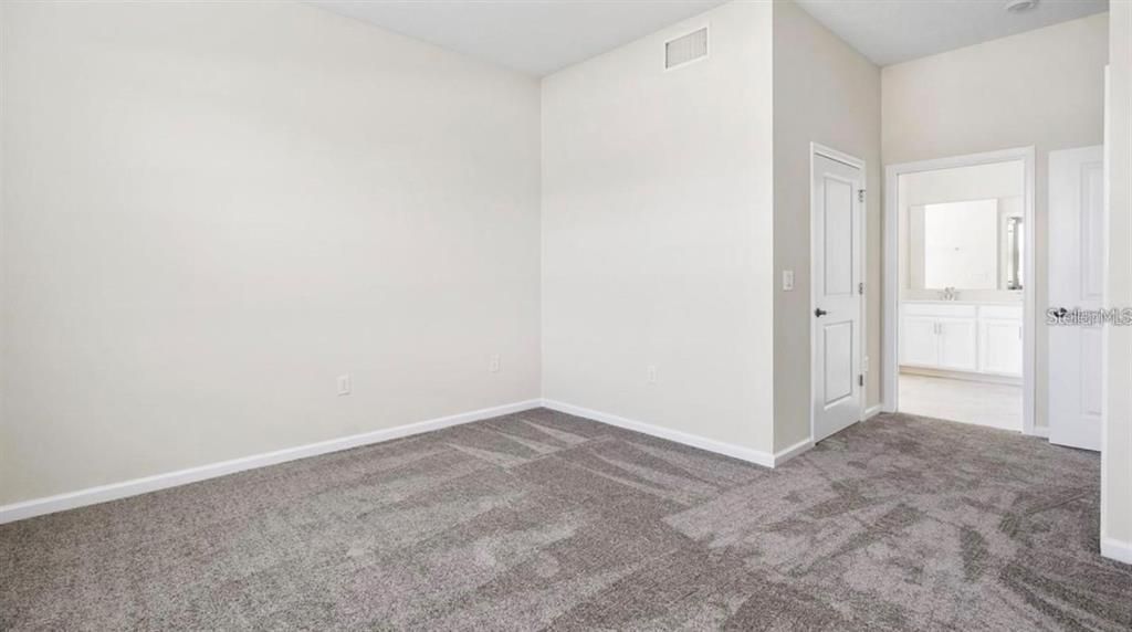 For Sale: $285,000 (2 beds, 2 baths, 1388 Square Feet)