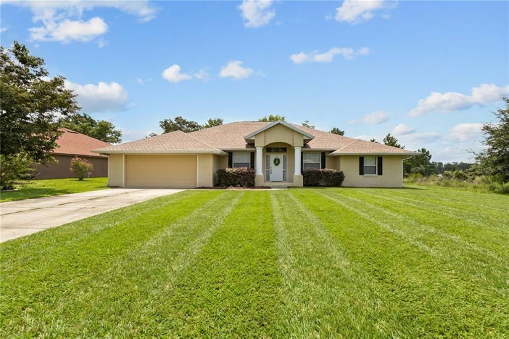 En Venta: $349,900 (4 camas, 3 baños, 2570 Pies cuadrados)