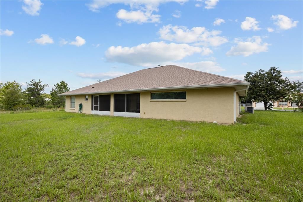 En Venta: $349,900 (4 camas, 3 baños, 2570 Pies cuadrados)
