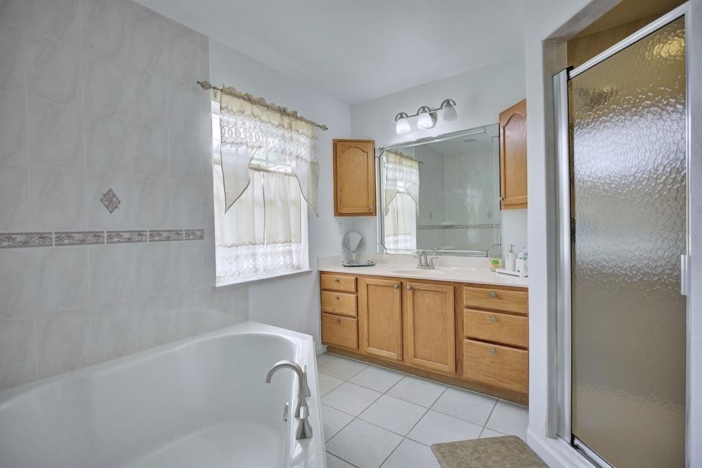 For Sale: $279,000 (3 beds, 2 baths, 1924 Square Feet)