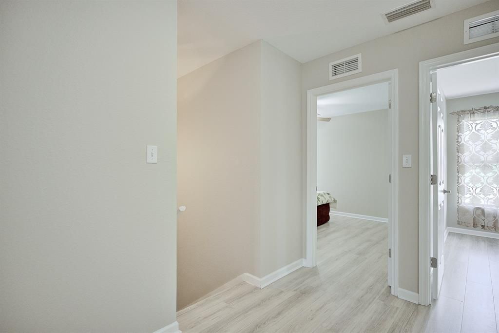 For Sale: $279,000 (3 beds, 2 baths, 1924 Square Feet)