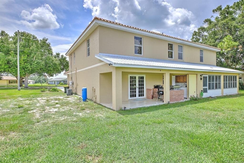 For Sale: $279,000 (3 beds, 2 baths, 1924 Square Feet)
