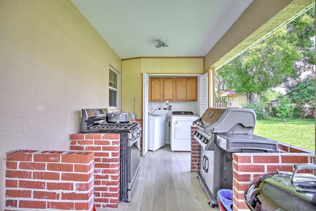 For Sale: $279,000 (3 beds, 2 baths, 1924 Square Feet)