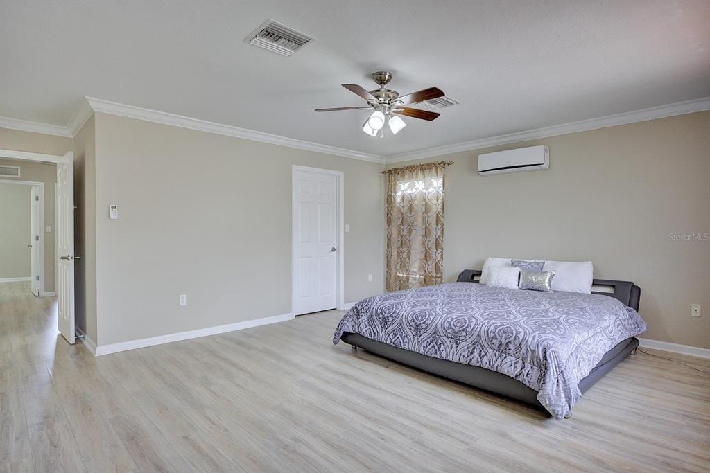 For Sale: $279,000 (3 beds, 2 baths, 1924 Square Feet)