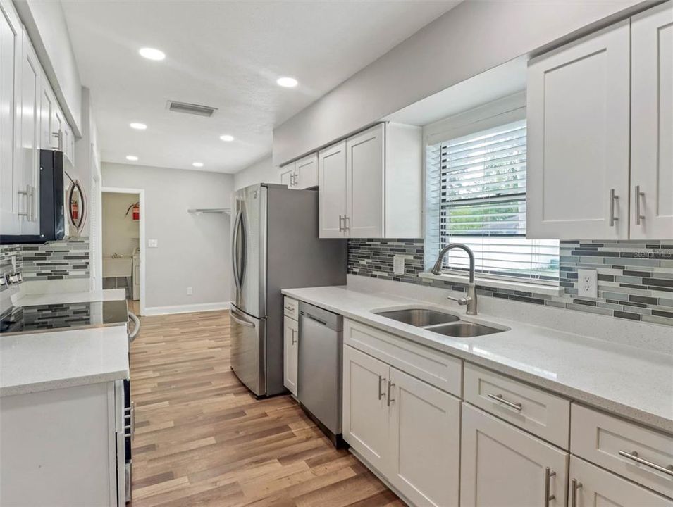 For Sale: $475,000 (3 beds, 2 baths, 1691 Square Feet)
